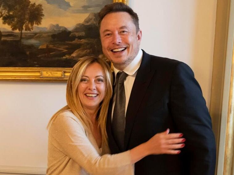 Un incontro informale fra Elon Musk e Giorgia Meloni.